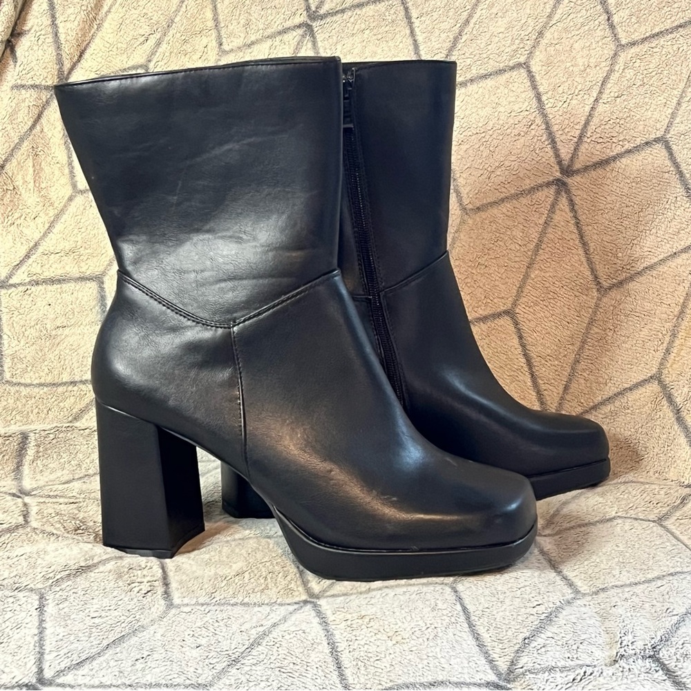 Midshaft High Heel Platform Bootie Size 13WW